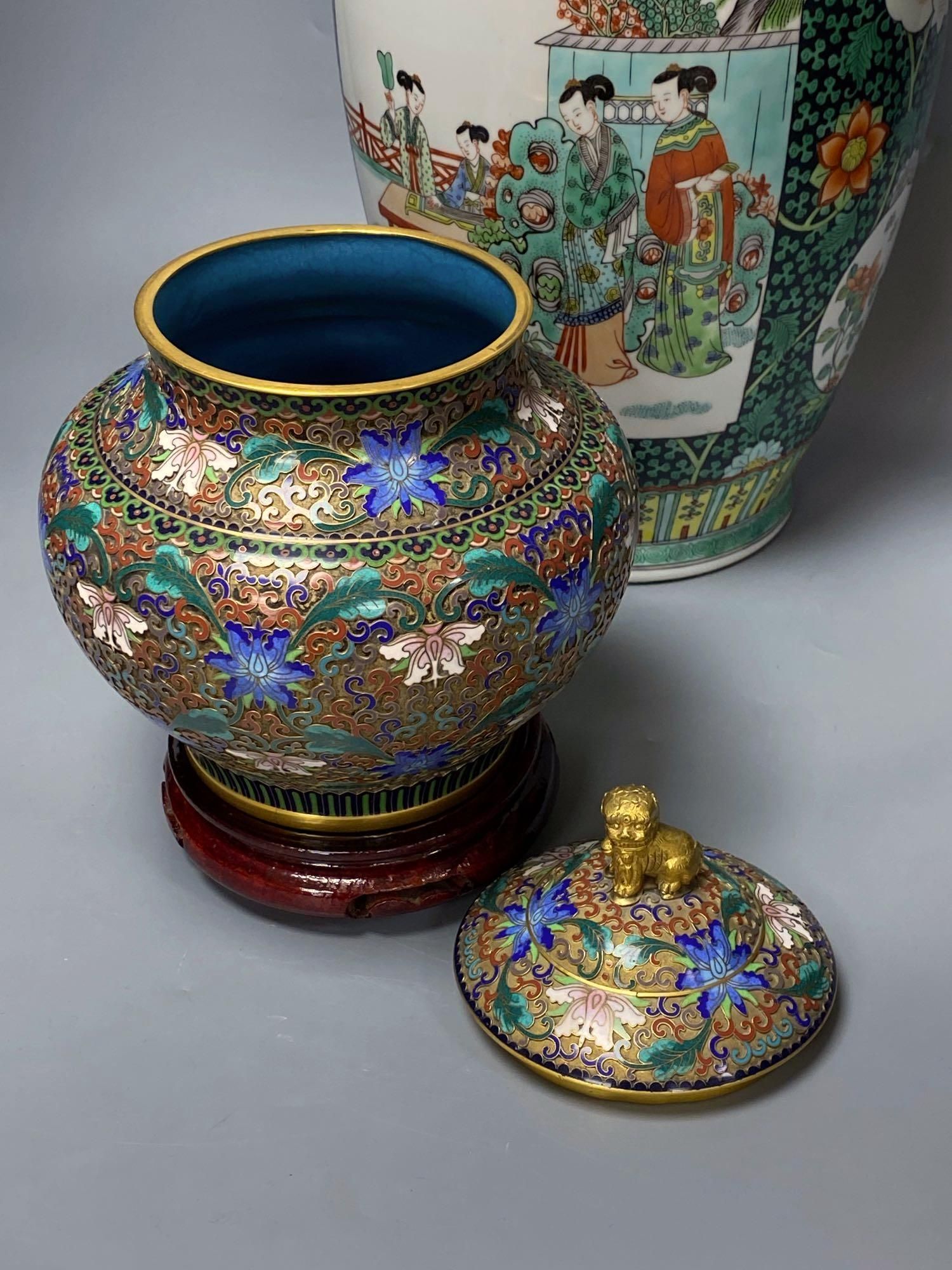 A Chinese cloisonne enamel jar and cover, 22cm a large Chinese famille verte vase, 47cm and three other items